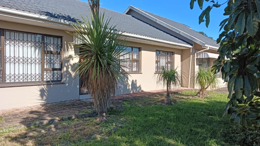 4 Bedroom Property for Sale in Beacon Bay Eastern Cape